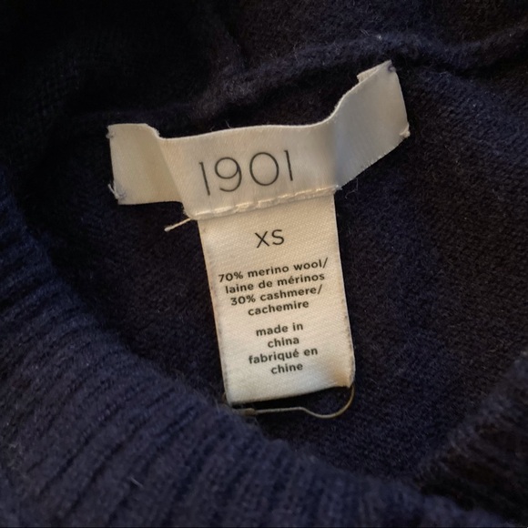 1901 Merino Wool + Cashmere Sweater Hoodie - Picture 2 of 2